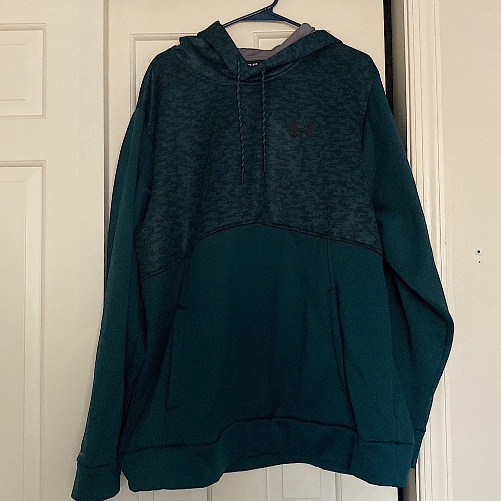 Men’s Green under armour hoodie with pockets